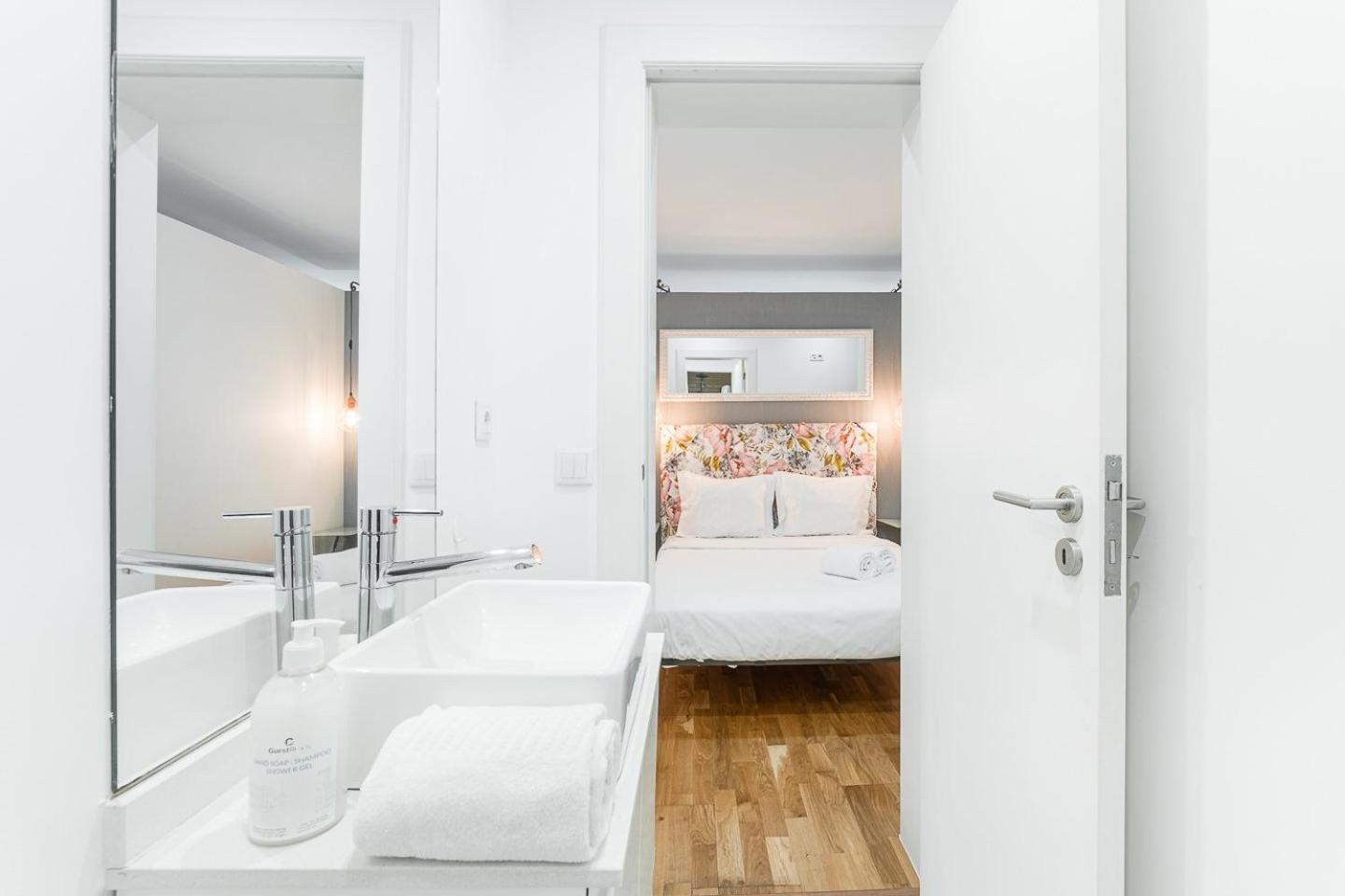 Guestready - Bright Home In The Heart Of Porto Luaran gambar
