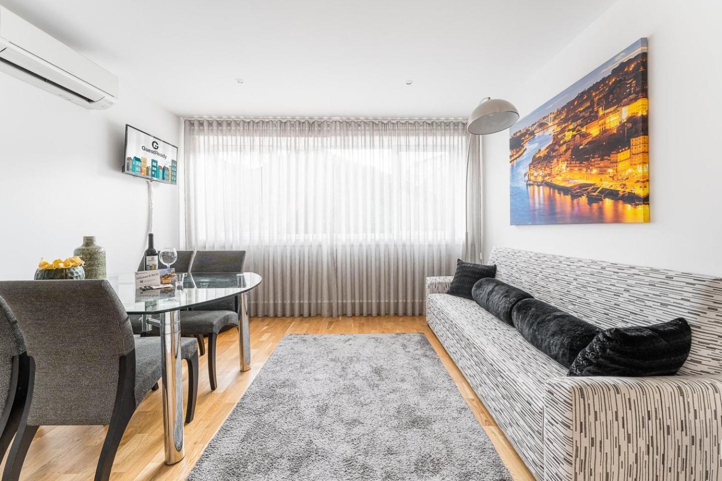 Guestready - Bright Home In The Heart Of Porto Luaran gambar